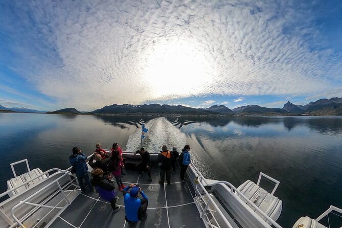 navigation-in-the-beagle-channel-with-minitrekking-ushuaia
