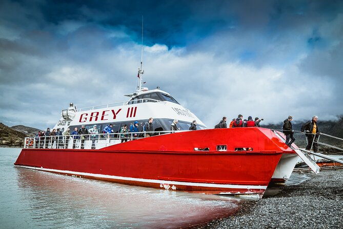 navigation-to-grey-glacier-from-puerto-natales