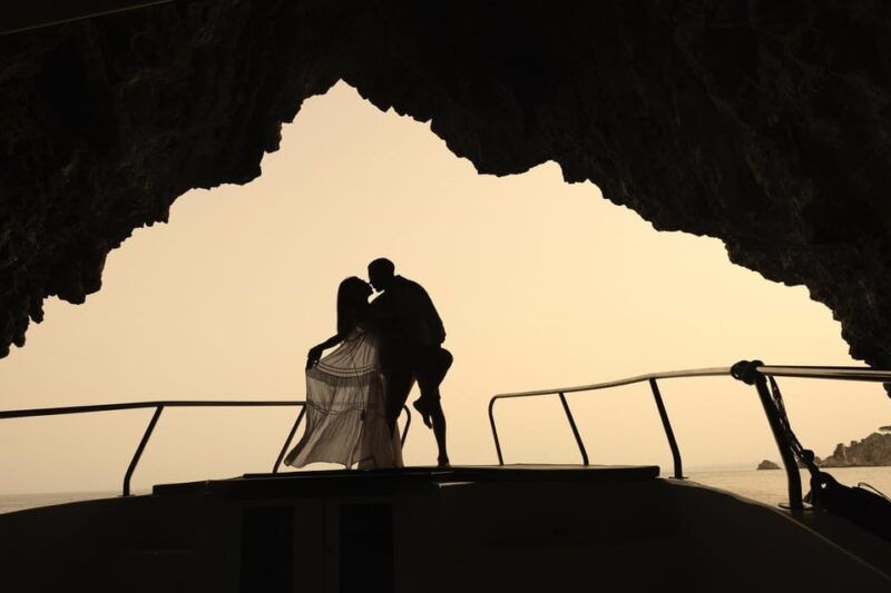 naxos-cruise-on-isola-bella-with-swimming-fruit-prosecco