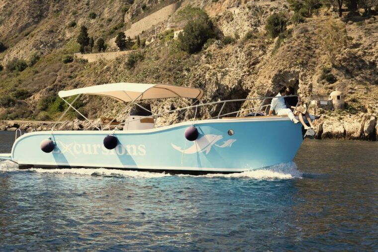 naxos-cruise-on-isola-bella-with-swimming-fruit-prosecco