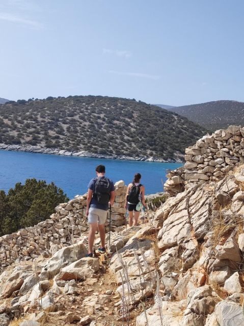 Naxos: Explore the cave of the unspoiled south-east coast! - The Hike Along the Secluded Coast