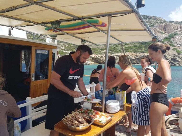 naxos-koufonissia-and-rina-cave-boat-trip-with-bbq