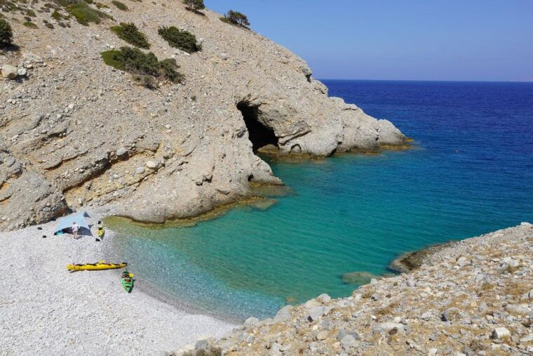 naxos-moutsouna-caves-sea-kayak-tour-snorkeling-picnic