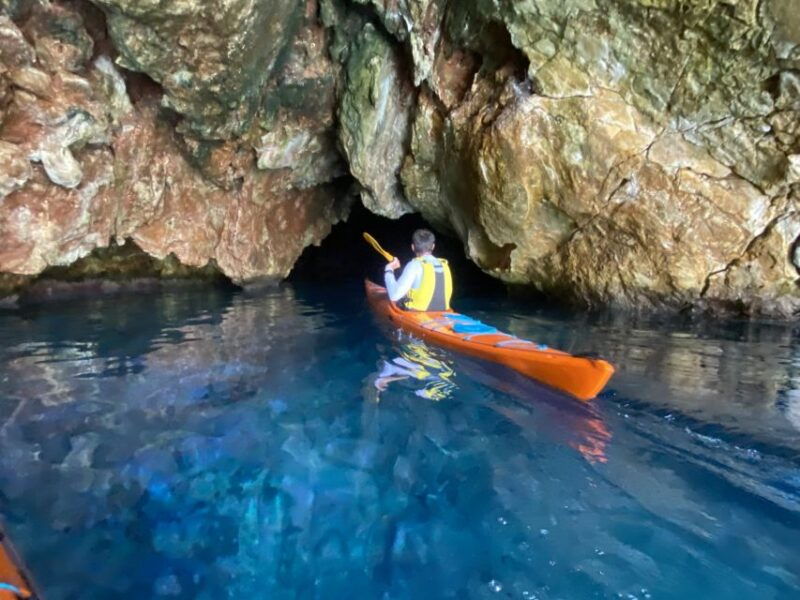 naxos-rhina-cave-and-coastline-sea-kayaking-tour