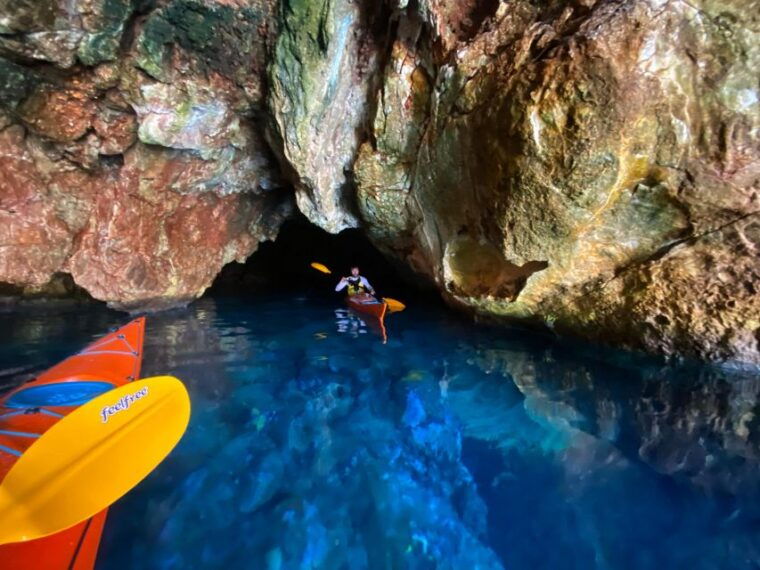 naxos-rhina-cave-and-coastline-sea-kayaking-tour