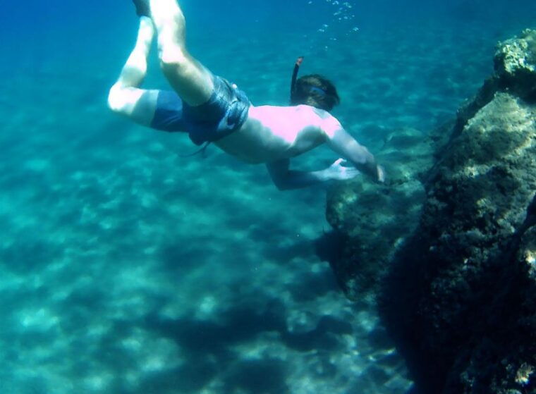 naxos-rhina-cave-and-coastline-sea-kayaking-tour