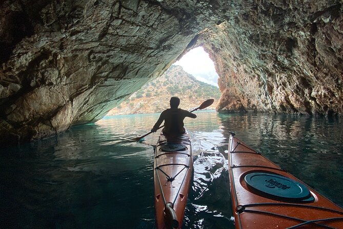 naxos-rhina-cave-sea-kayaking-tour