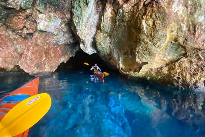naxos-rhina-cave-sea-kayaking-tour