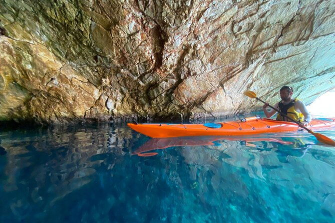 naxos-rhina-cave-sea-kayaking-tour
