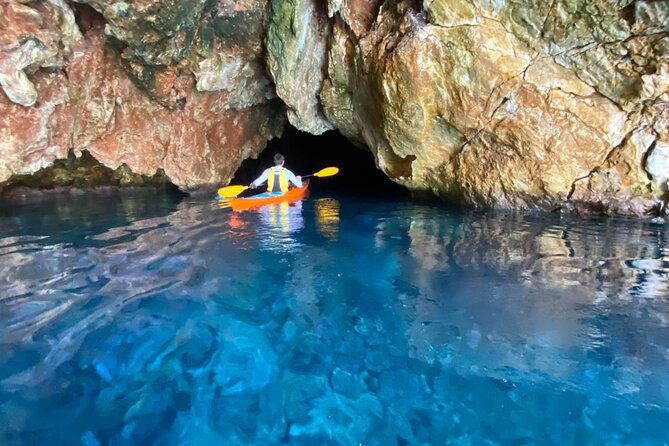 naxos-rhina-cave-sea-kayaking-tour