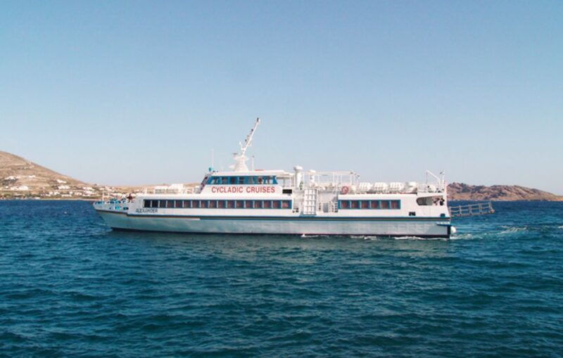 naxos-santorini-day-trip-by-boat-with-guided-tour