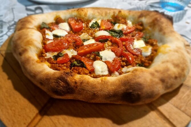 neapolitan-doc-pizza-class-and-cooking-in-a-wood-oven-at-a-locals-house