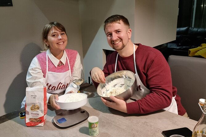 neapolitan-doc-pizza-class-and-cooking-in-a-wood-oven-at-a-locals-house