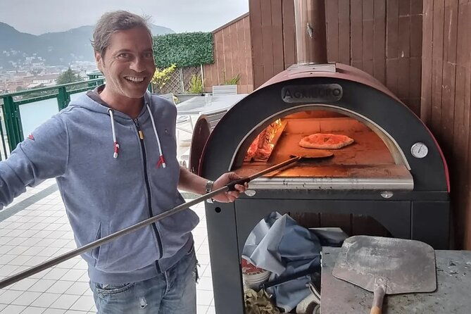 neapolitan-doc-pizza-class-and-cooking-in-a-wood-oven-at-a-locals-house