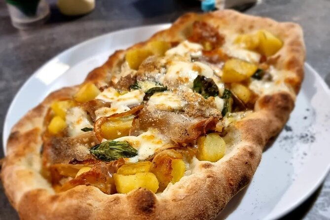 neapolitan-doc-pizza-class-and-cooking-in-a-wood-oven-at-a-locals-house