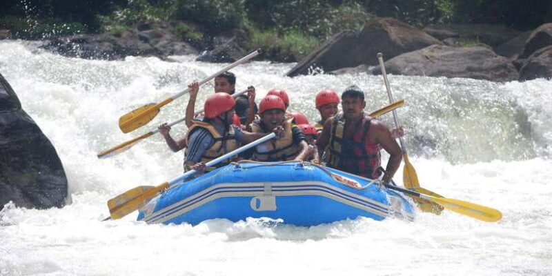 negombo-adventure-water-rafting-in-kitulgala