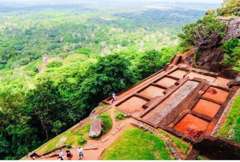 negombo-colombo-all-inclusive-sigiriya-polonnaruwa-day