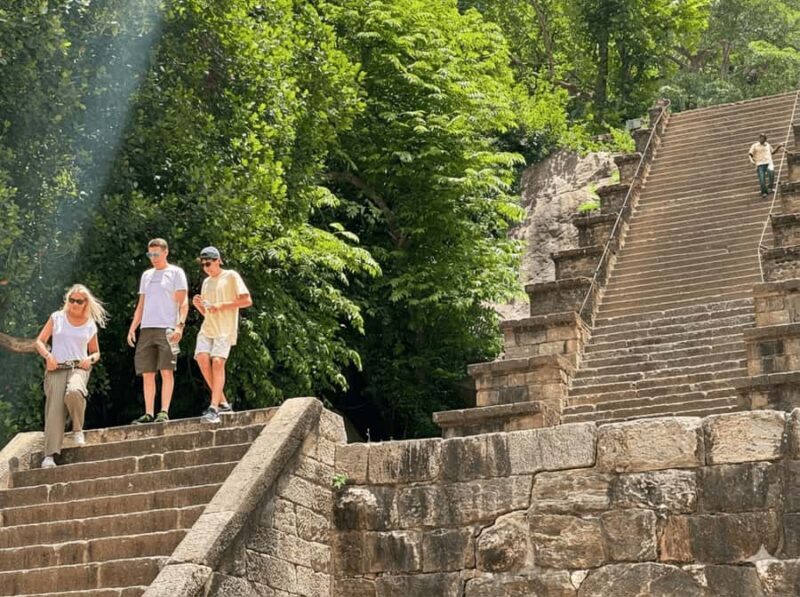 Negombo to Sigiriya Drop: Yapahuwa Hike and Dambulla Temple - What Reviewers Have Said