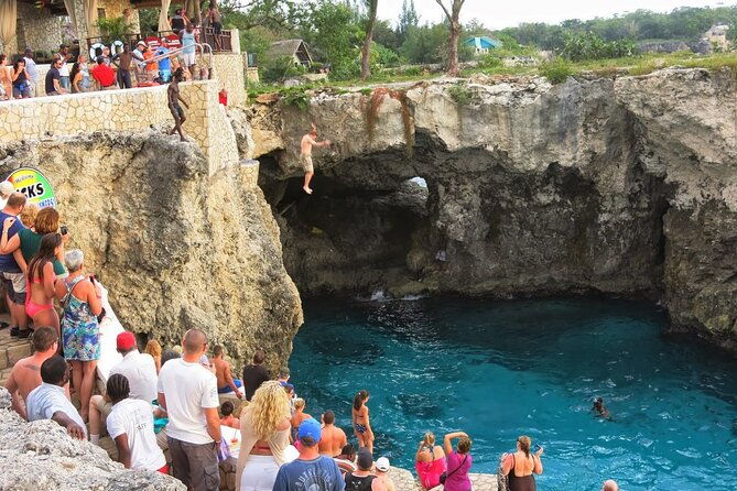 negril-7-mile-beach-and-ricks-cafe-private-tour