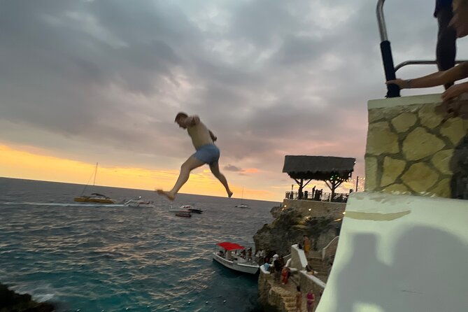 negril-7-mile-beach-party-catamaran-cruise-snorkeling-and-ricks-cafe-combo