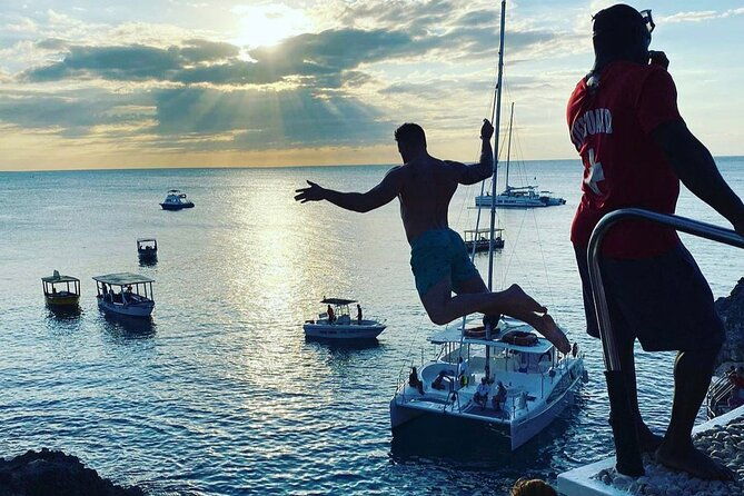 negril-7-mile-beach-party-catamaran-cruise-snorkeling-and-ricks-cafe-combo