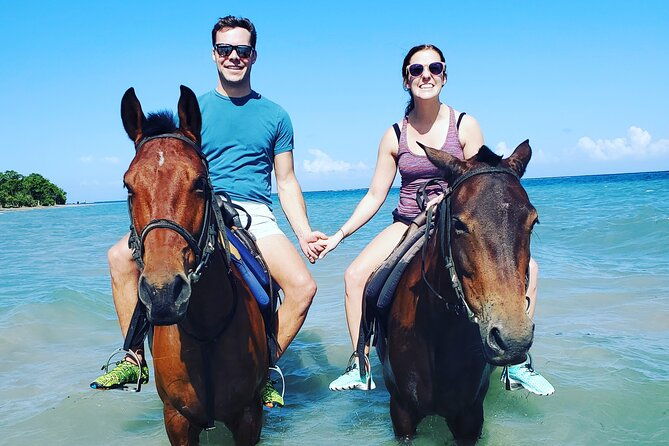 negril-7mile-beach-and-ricks-cafe-day-tour-souvenir-shopping