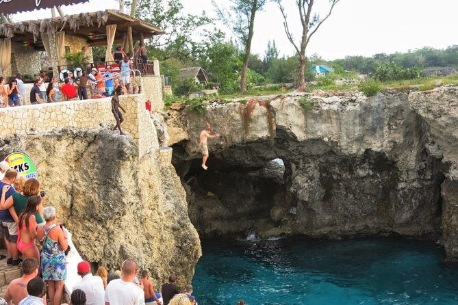 negril-beach-break-and-ricks-cafe-montego-bay-cruise-port