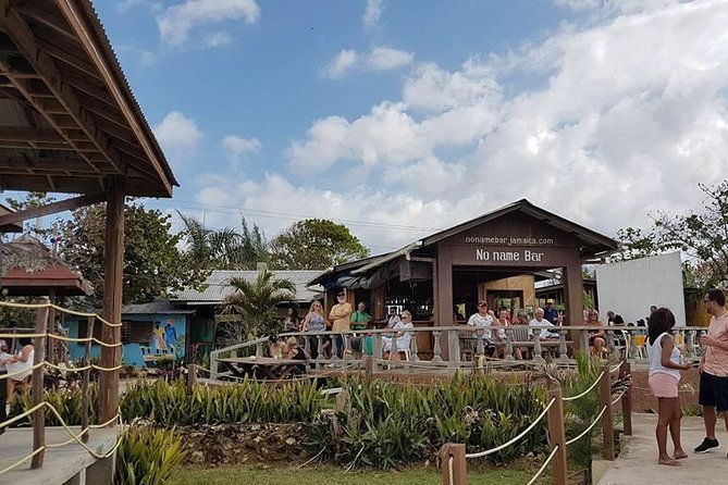 negril-one-love-bus-bar-crawl