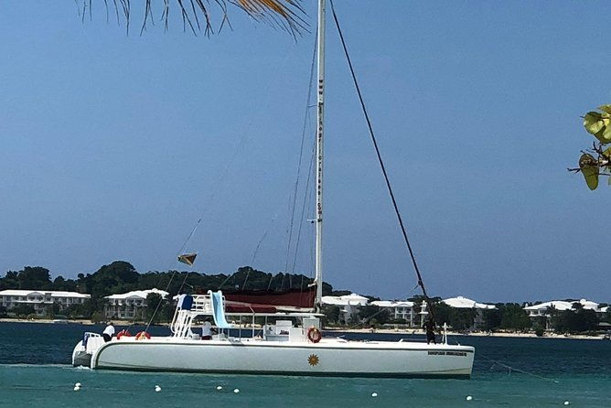 negril-private-charter-catamaran-rate-for-25-persons