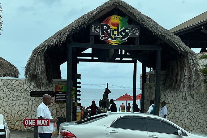 negril-seven-mile-beach-and-ricks-cafe-tour-from-montego-bay