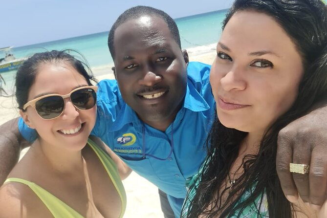negril-seven-mile-beach-catamaran-cruise-parasailingwith-sunset-at-ricks-cafe