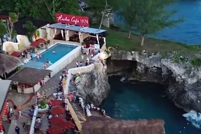 negril-sunset-catamaran-cruise-with-snorkeling-and-ricks-cafe