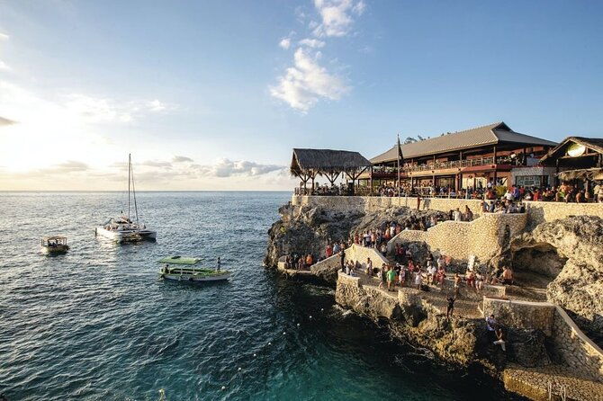 negril-sunset-catamaran-cruise-with-snorkeling-and-ricks-cafe