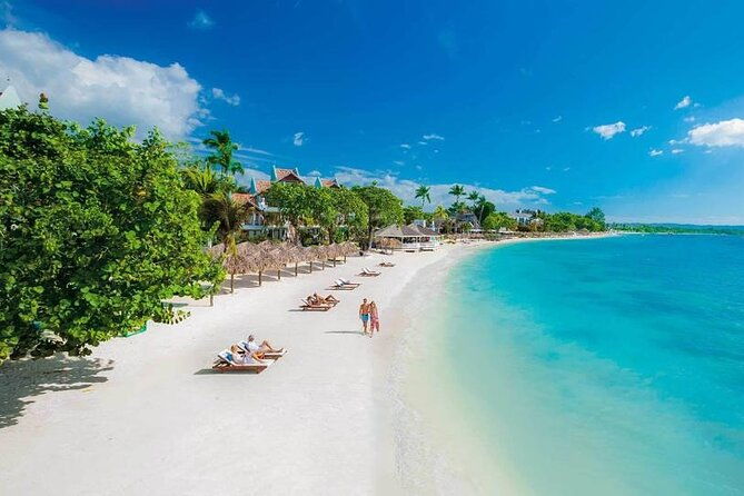 negrils-private-day-trip-with-margaritaville-and-ricks-cafe