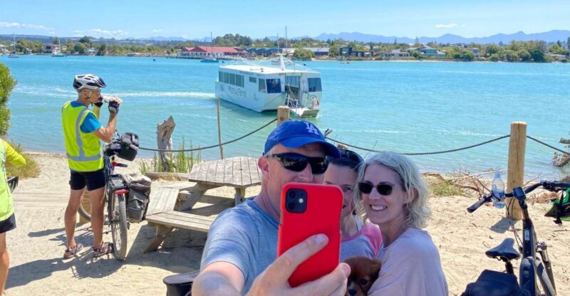 Nelson: Self-Guided Tunnel to Town Cycling Tour via Mapua - Coastal Beauty and the Mapua Wharf