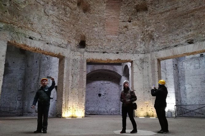 neros-golden-palace-with-colosseum