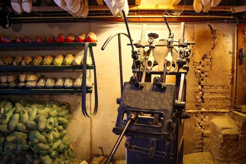 netherlands-private-tourtesla-suv-zaanse-schans-volendam