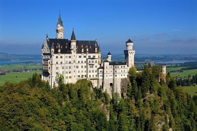neuschwanstein-castle-and-linderhof-palace-day-trip-from-munich
