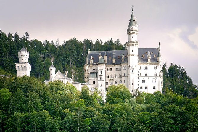 neuschwanstein-castle-and-linderhof-palace-day-trip-from-munich
