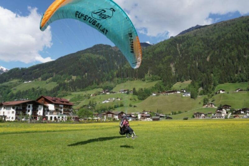 neustift-in-stubaital-morning-paragliding-experience