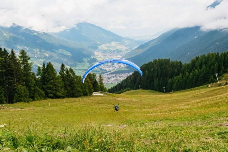 neustift-in-stubaital-tandem-paragliding-flight