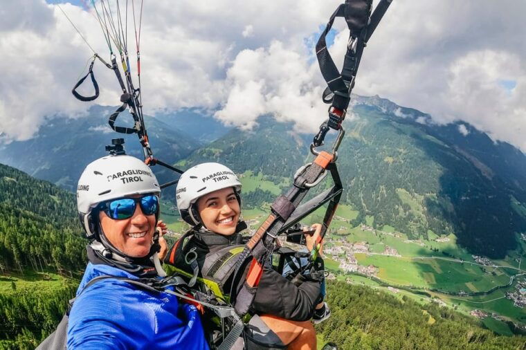 neustift-in-stubaital-tandem-paragliding-flight