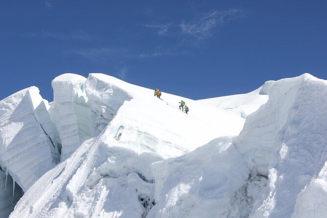 nevado-vallunaraju-multi-day-shared-tour