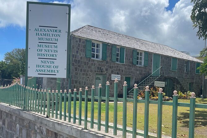nevis-panoramic-drive-power-catamaran-beach-experience