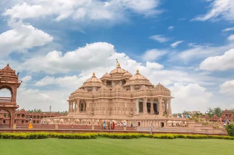 New Delhi: Akshardham Temple Tour with Water and Light Show - FAQ