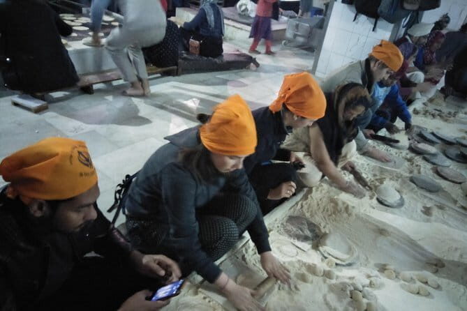 New Delhi and Old Delhi Sightseeing Tour - In-Depth Look at the Itinerary