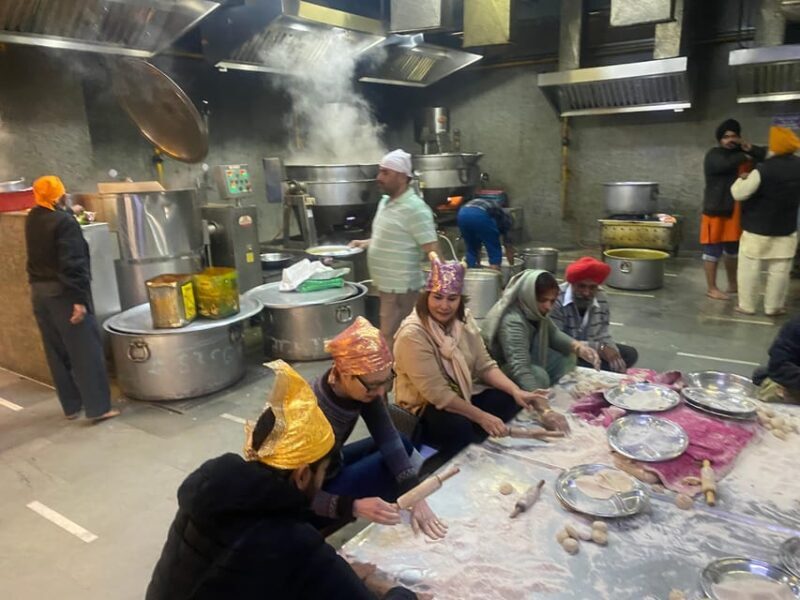 New Delhi: Night Tour by Tuk-Tuk with a Cup of Local Tea - Key Points