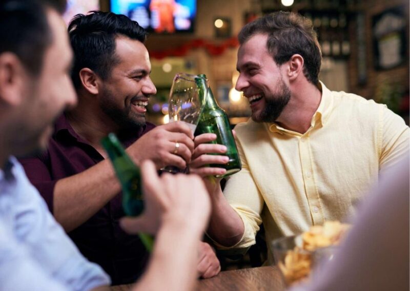 New Delhi: Private Guided Nightlife Experience with Drink - Key Points