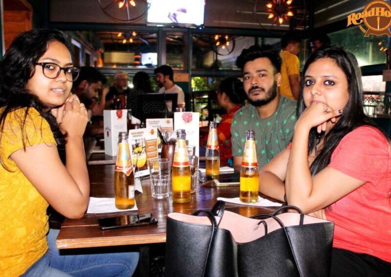 New Delhi: Private Guided Nightlife Experience with Drink - FAQ