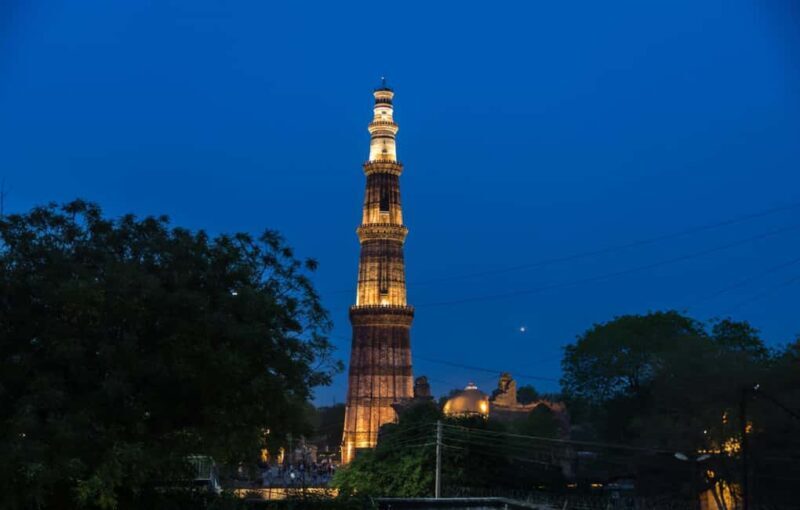New Delhi: Private Tour of Qutub Minar Light and Sound Show - Key Points